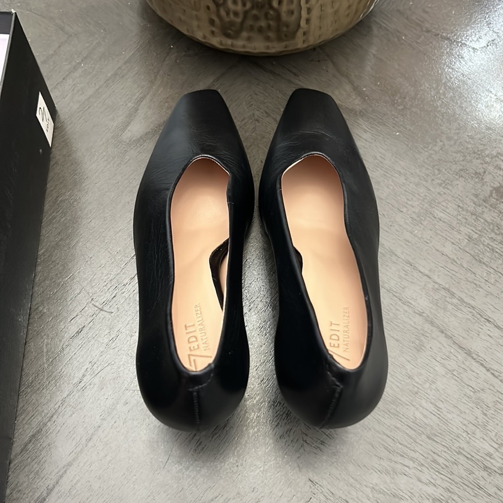 NATURALIZER SEDONA LEATHER SQUARE TOE PUMPS - Picture 9 of 10